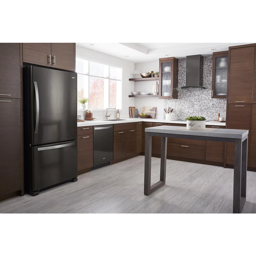 33-inch wide Bottom-Freezer Refrigerator - 22 cu. ft. view 15