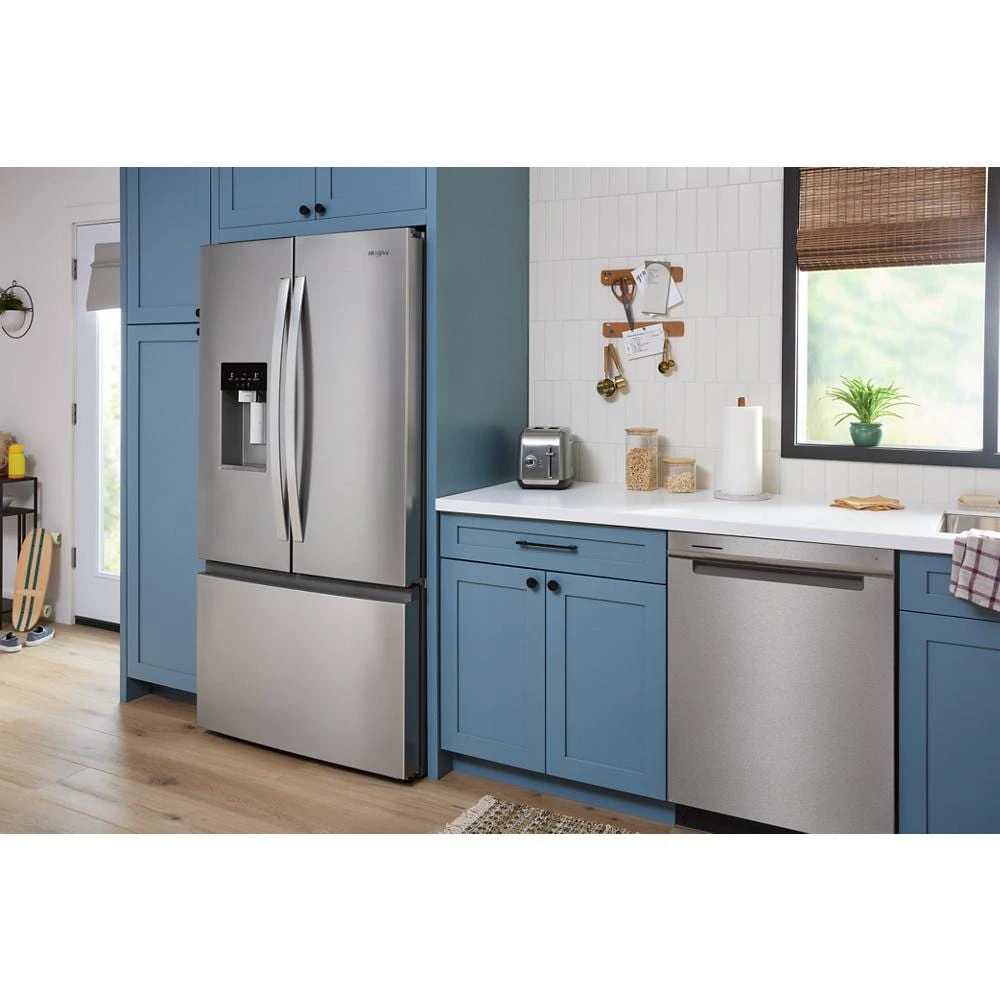 36-inch Wide French Door Refrigerator with In-Door Water & Ice - 23 cu. ft. view 12