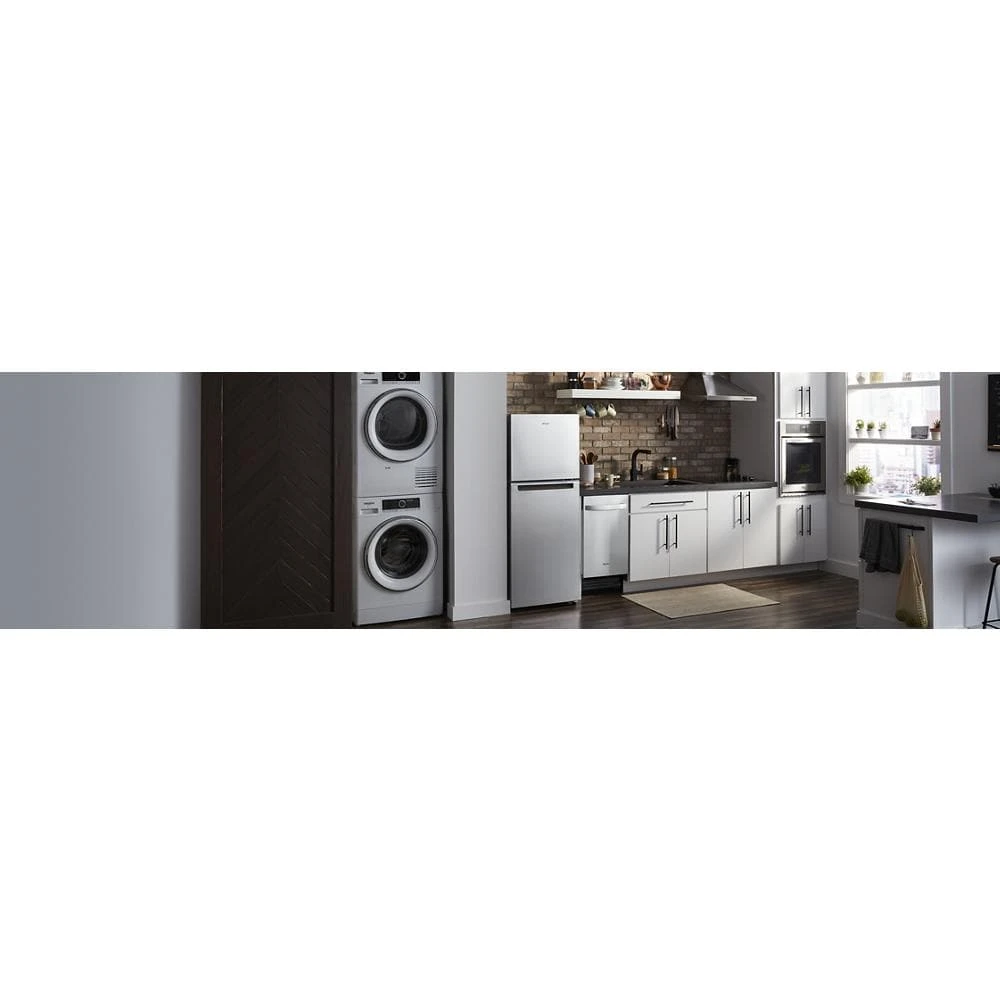 24-inch Wide Small Space Top-Freezer Refrigerator - 11.6 cu. ft. view 15