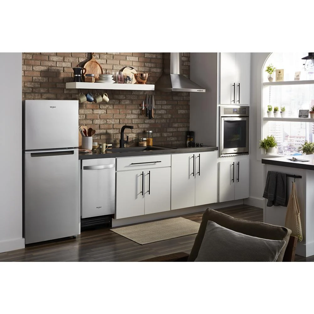 24-inch Wide Top-Freezer Refrigerator - 11.6 cu. ft. view 18