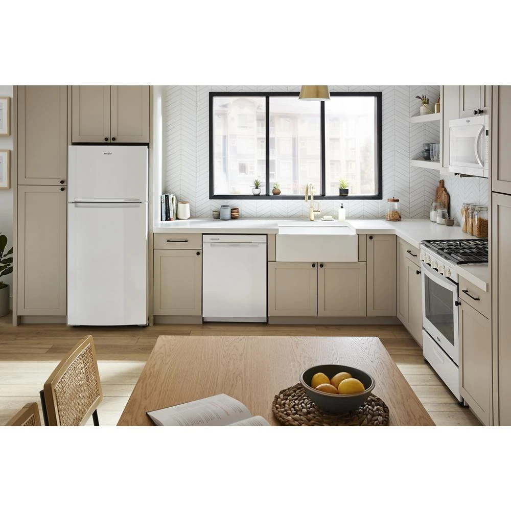 28-inch Wide Top-Freezer Refrigerator - 16.3 Cu. Ft. view 2