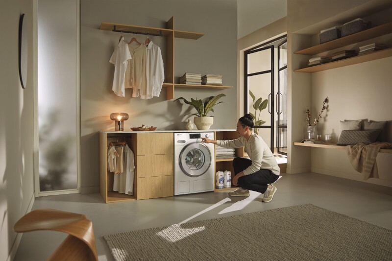24" W1 Front Load Washer TDos Wifi WXF660WCSLW