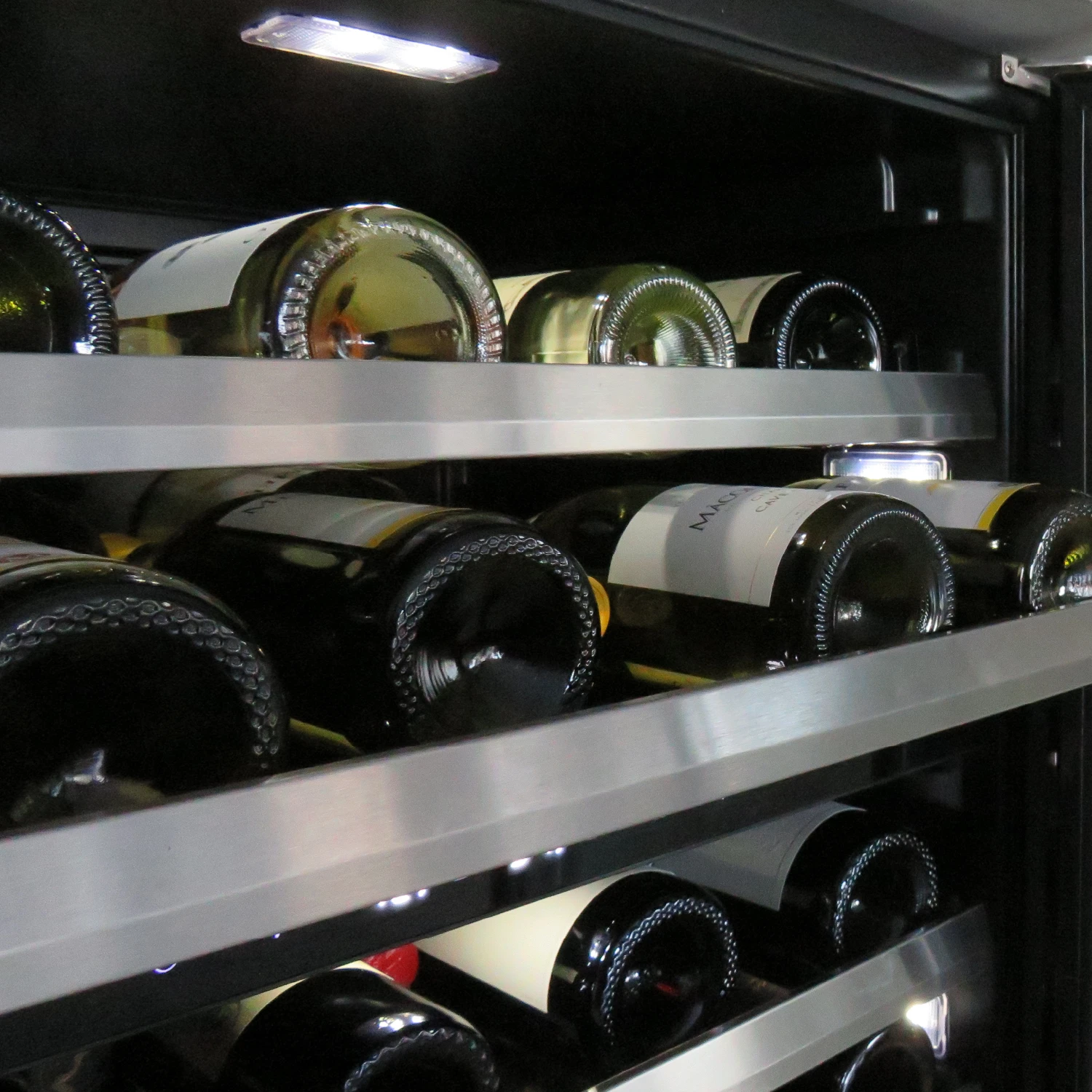 24" Dual Zone Wine Cooler XOU24WDZGBSR