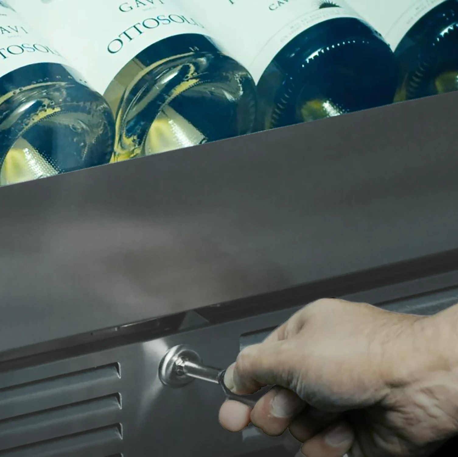 24" Dual Zone Wine Cooler XOU24WDZGOL
