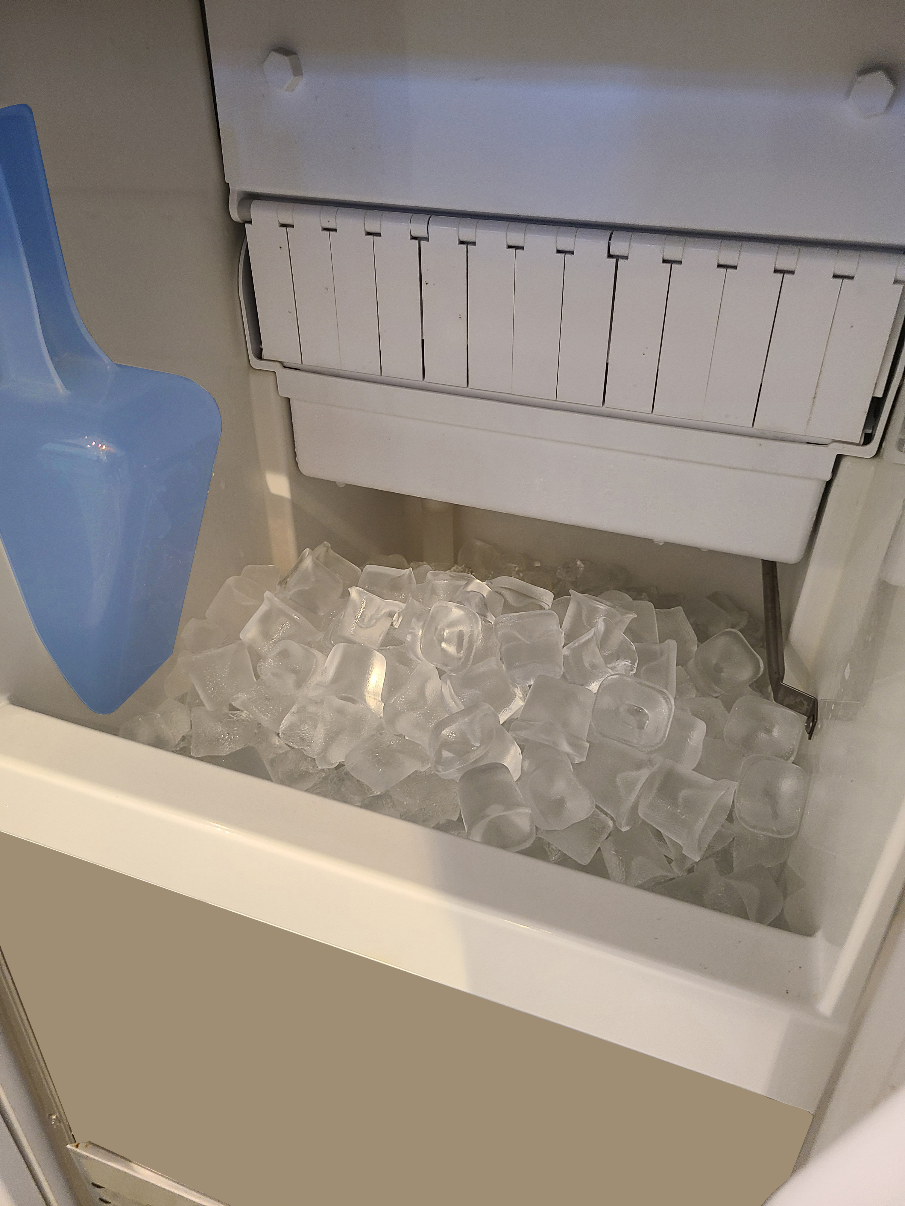 15" Clear Gourmet Ice Maker Panel Ready w Pump view 7