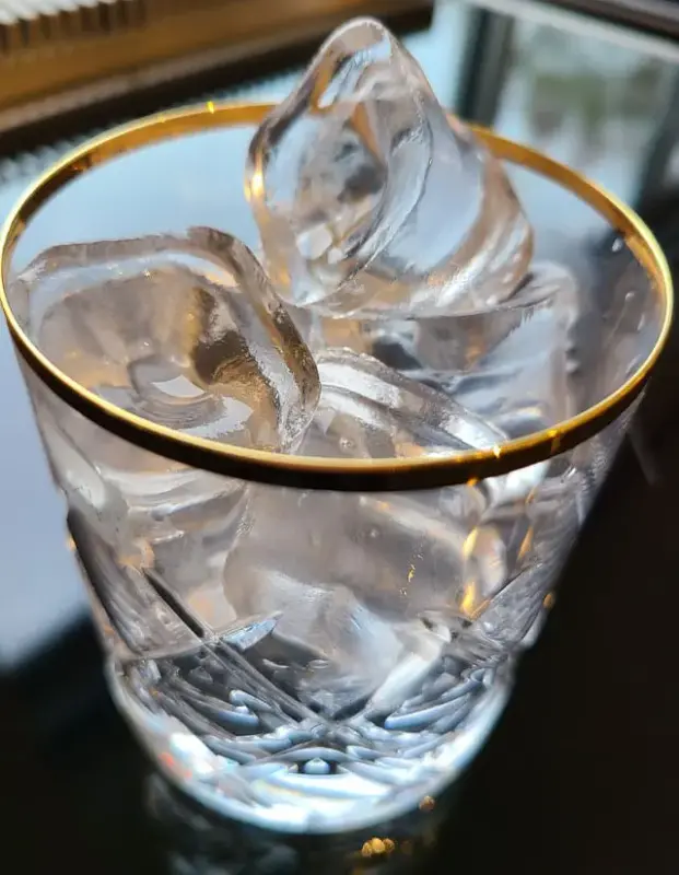 15" Clear Gourmet Ice Maker view 12