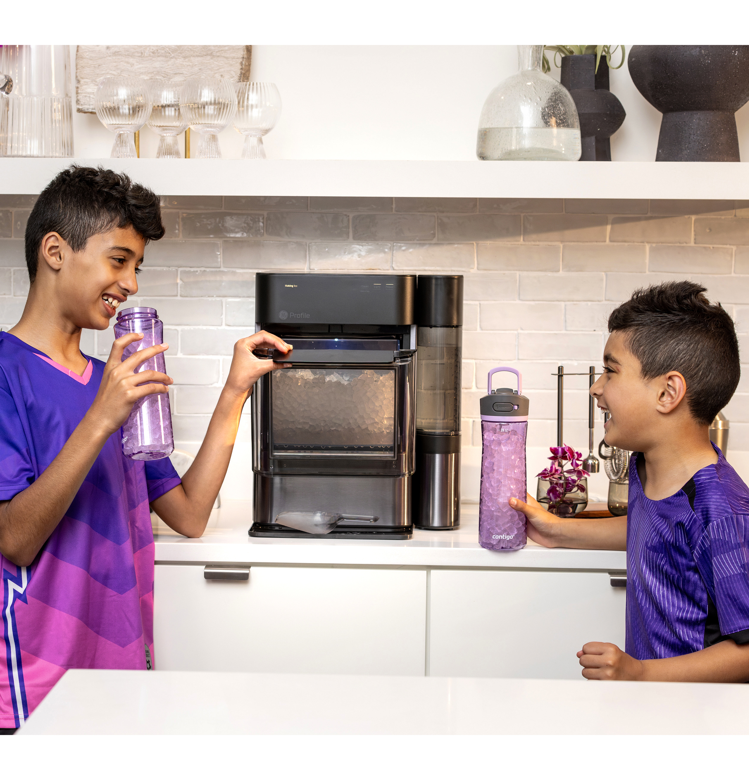 Ge Profile™ Opal™ 2.0 Ultra Nugget Ice Maker With Scale Inhibiting Filter XPIO23SWBB