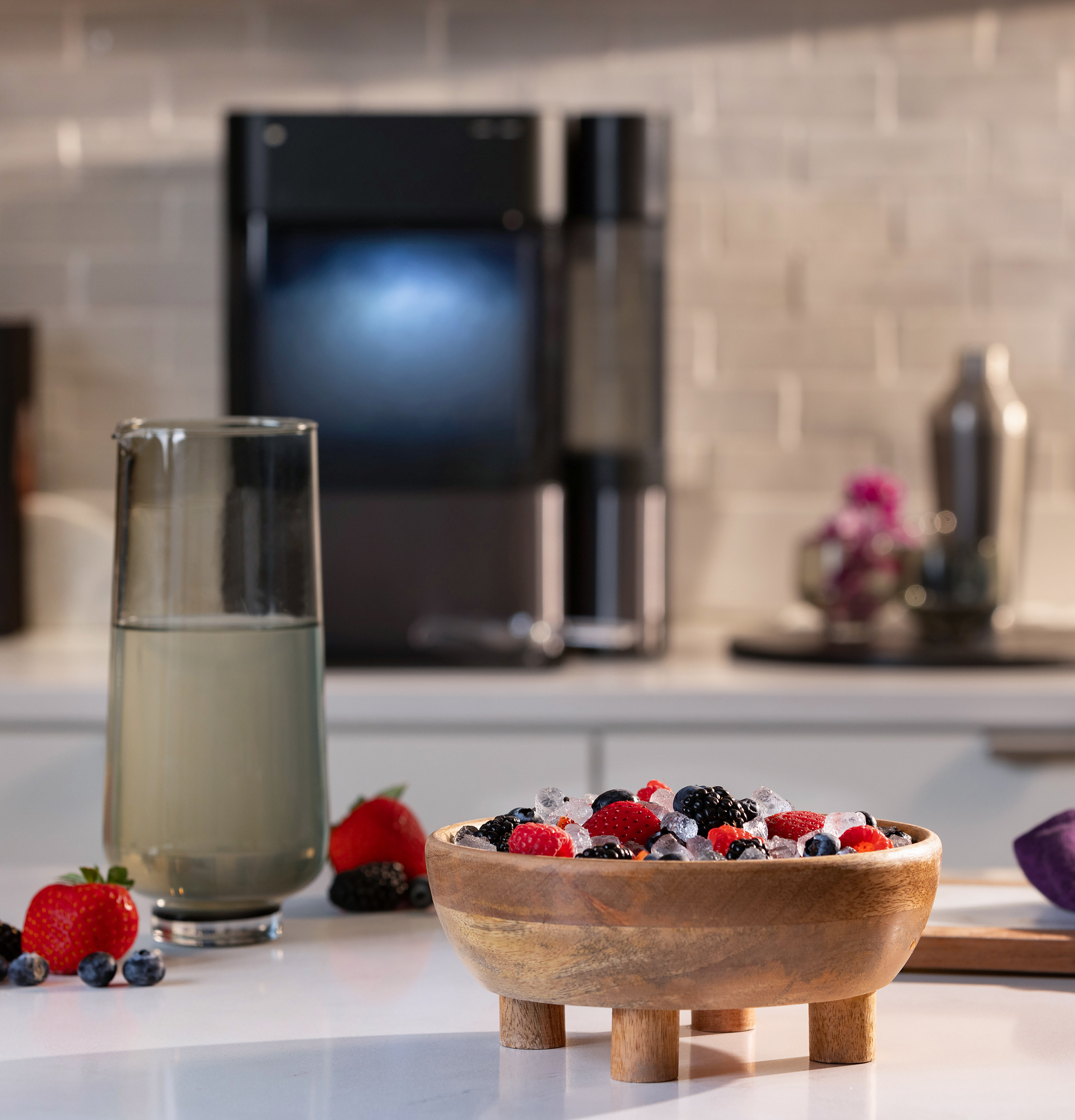 Ge Profile™ Opal™ 2.0 Ultra Nugget Ice Maker With Scale Inhibiting Filter XPIO23SWBB