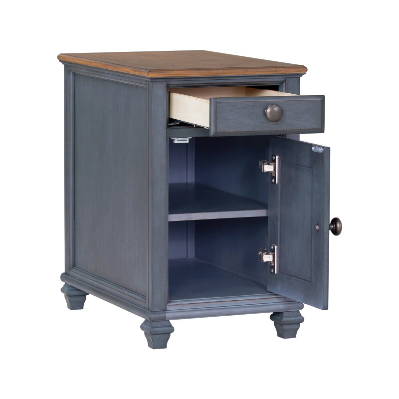 Americana Chairside Table ZAMR4400