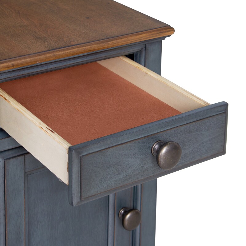 Americana Chairside Table ZAMR4400