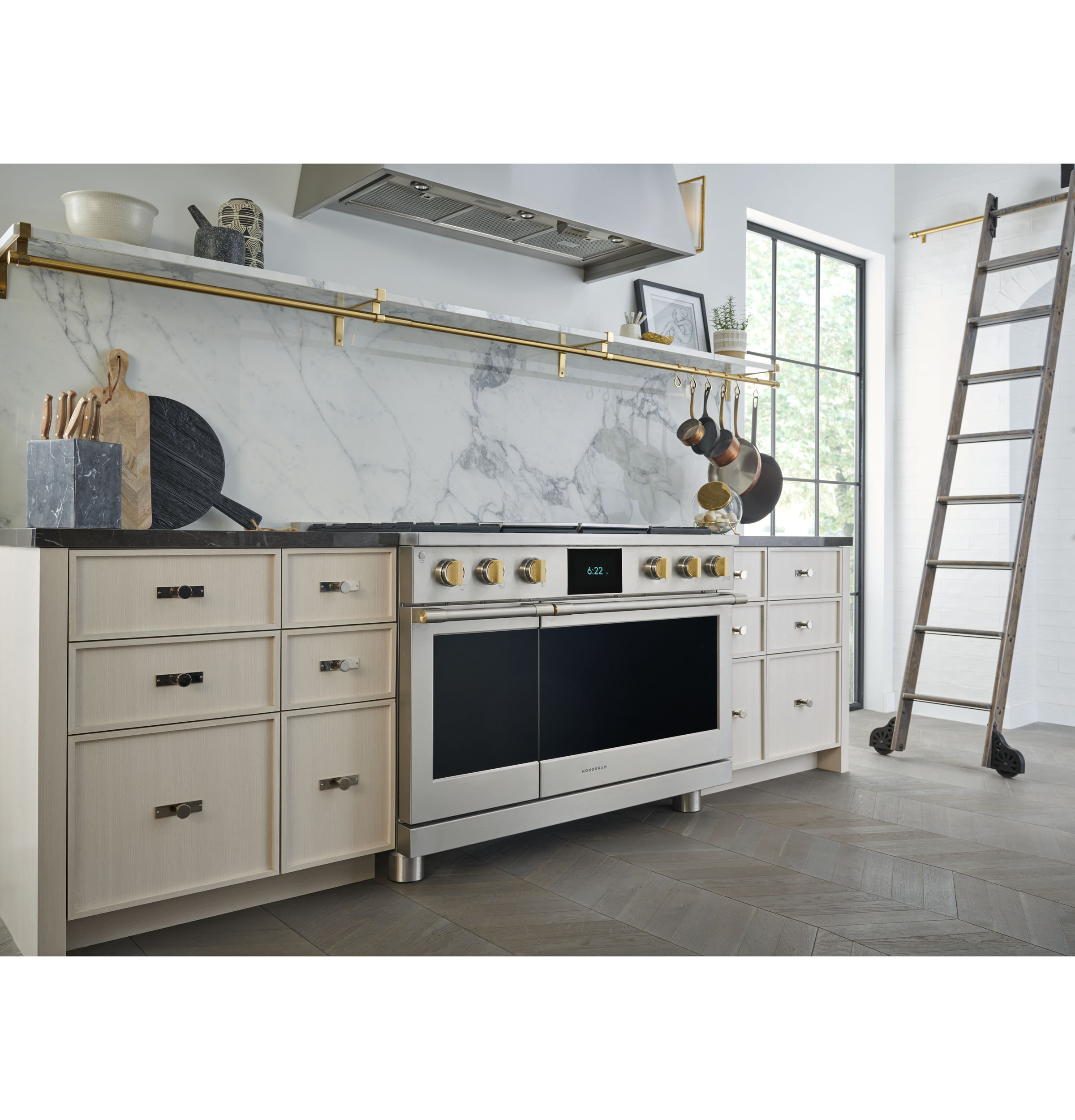Monogram 48" Dual-Fuel Professional Range with 4 Burners, Grill, and Griddle ZDP484NGTSS