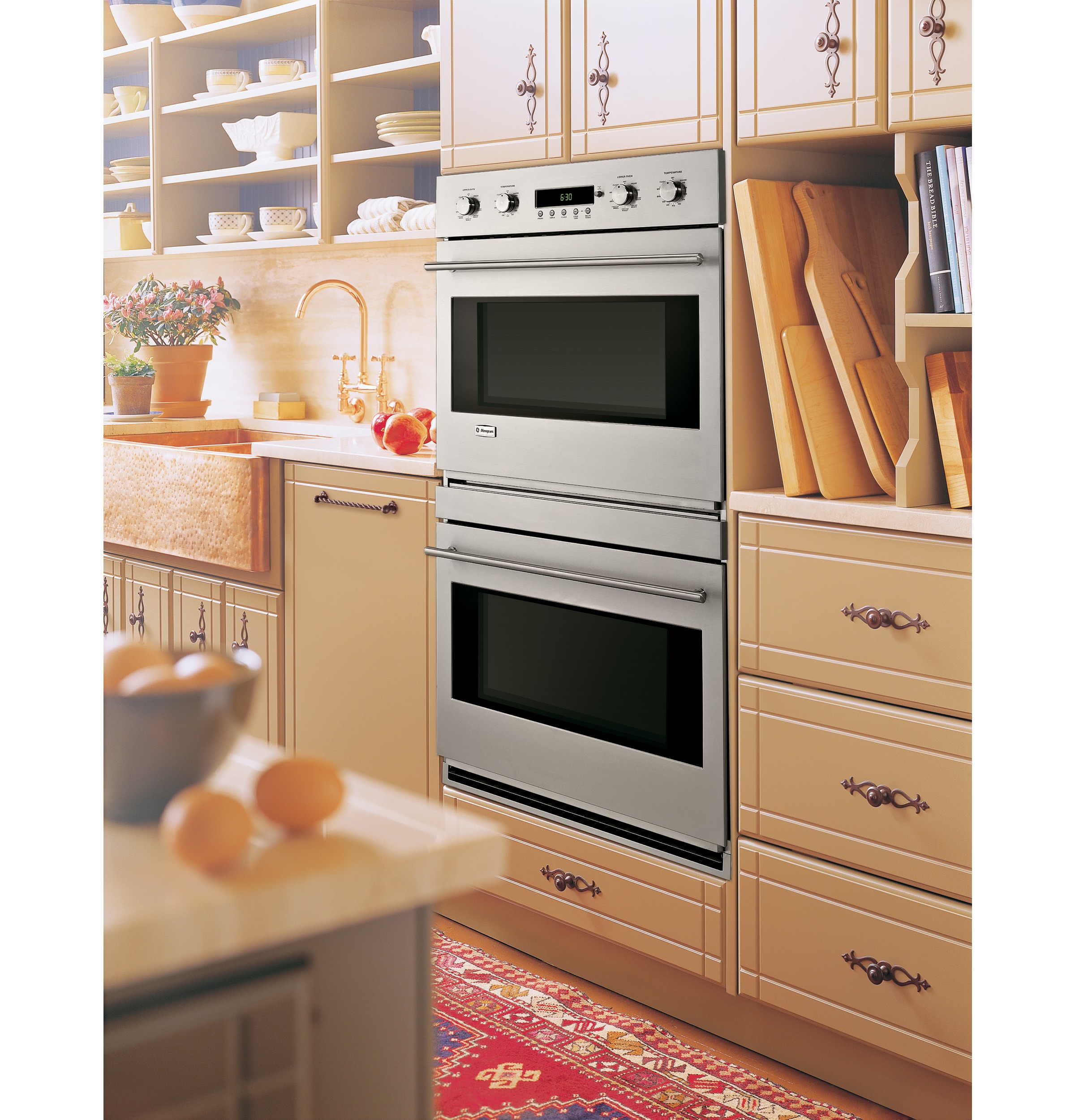 GE Monogram® 30" Built-In Electronic Convection Double Wall Oven view 10