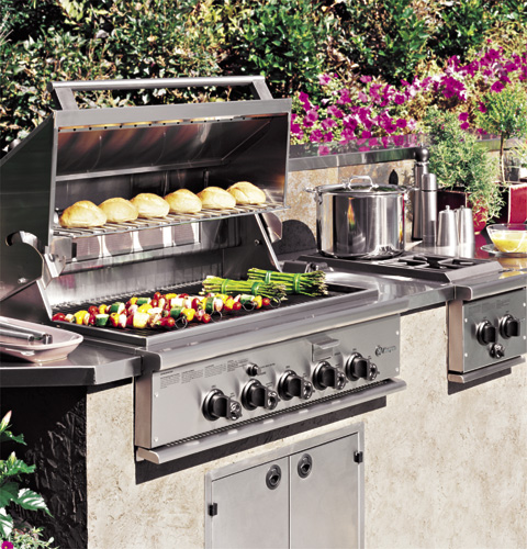 GE 36" Outdoor Cooking Center with 3 Grill Burners, Rotisserie, Smoker and Rack ZGG36L31CSS