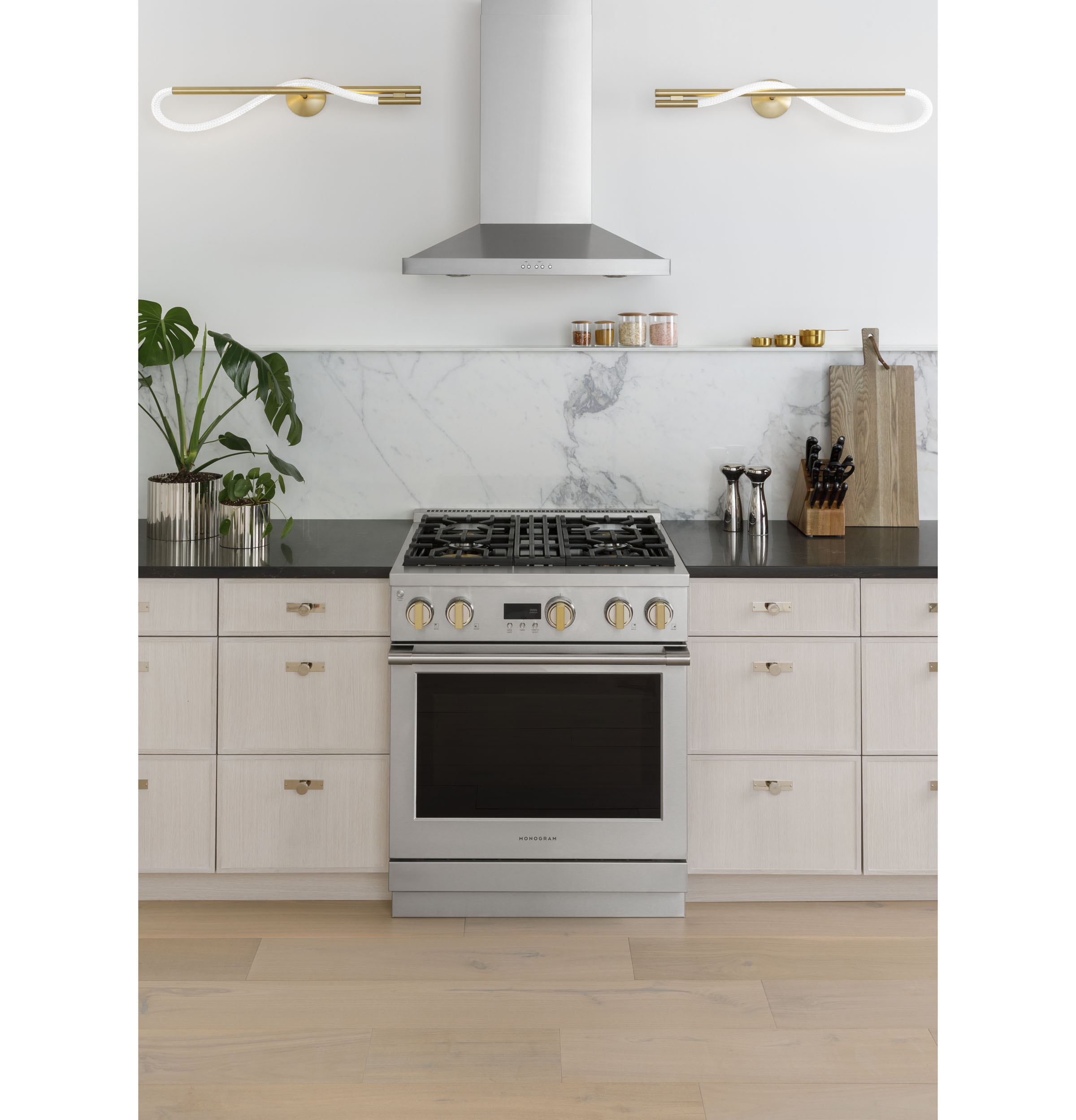 Monogram 30" All Gas Professional Range with 4 Burners ZGP304NTSS