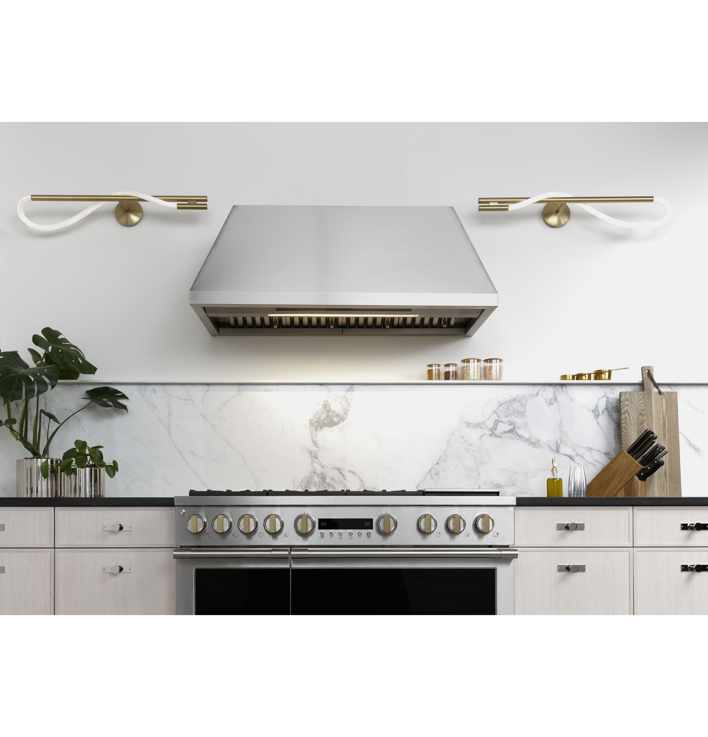 Monogram 48" All Gas Professional Range with 6 Burners and Griddle ZGP486NDTSS