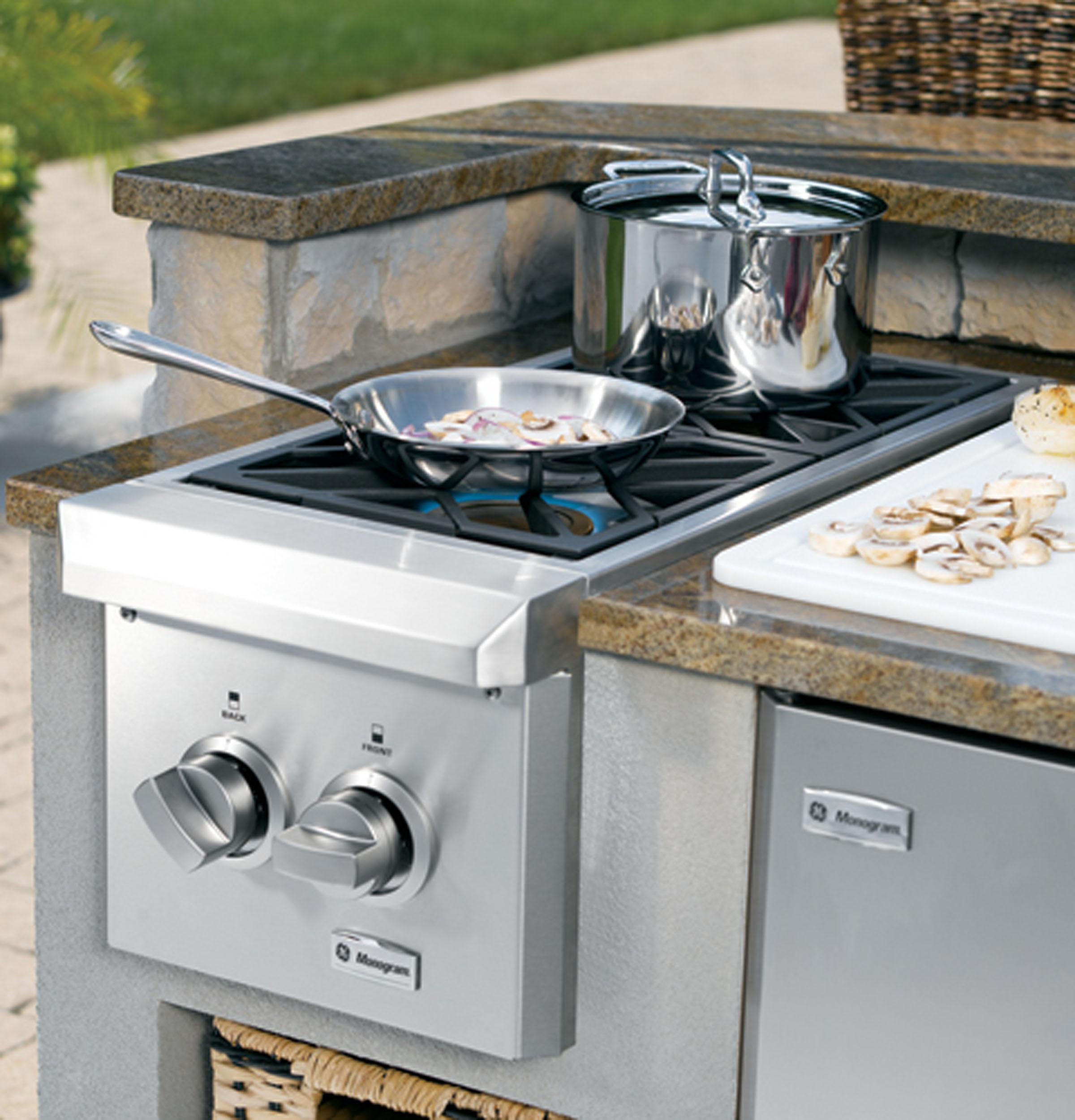 Monogram® Dual Burner Outdoor Cooktop (Natural Gas) ZGU122NPSS, product image 2 of 8