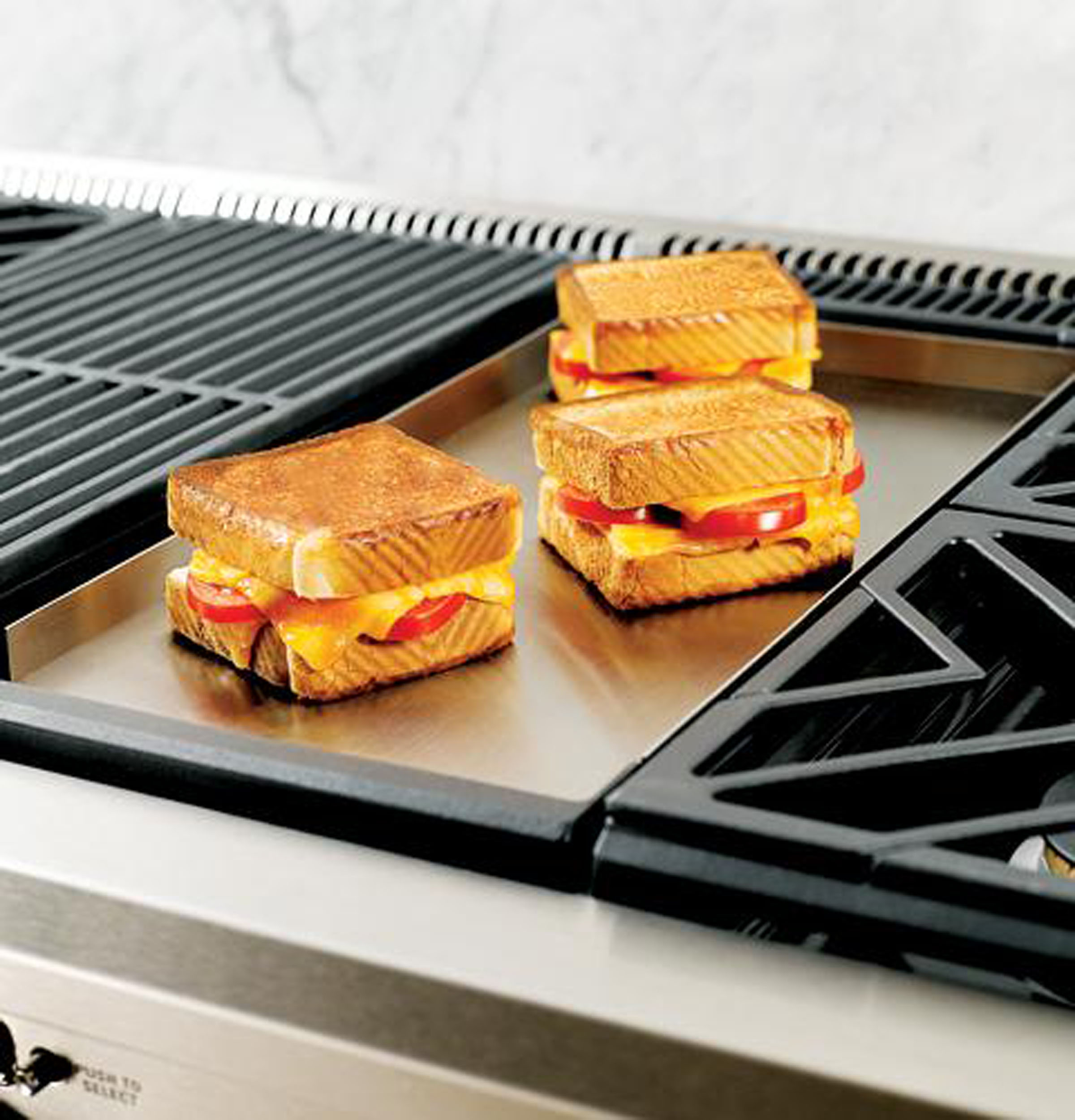 Monogram 36" Professional Gas Rangetop with 4 Burners and Griddle (Natural Gas) view 5