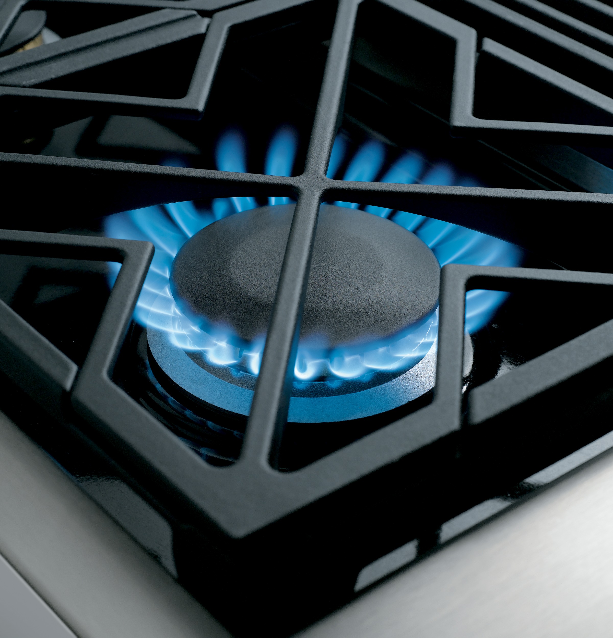 Monogram 36" Professional Gas Rangetop with 6 Burners (Natural Gas) view 4