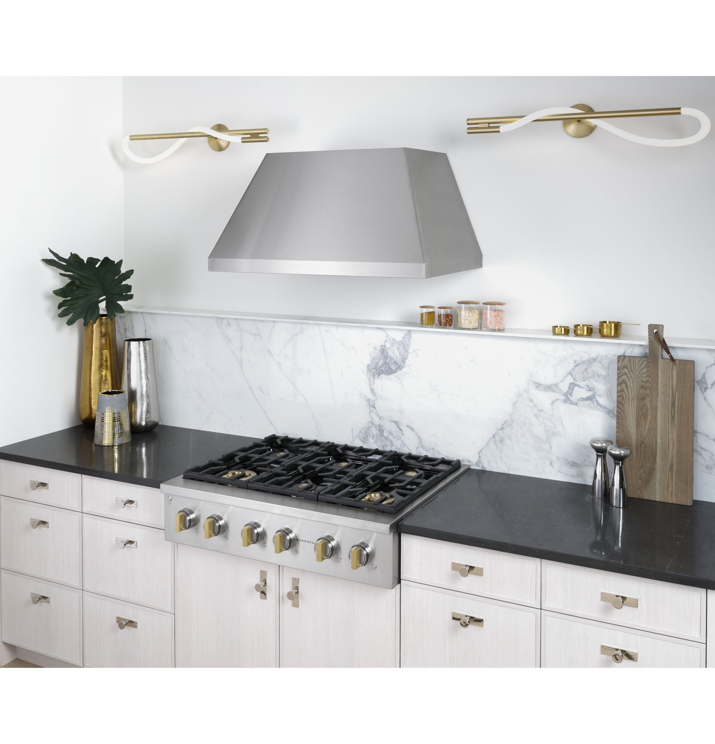 Monogram 36" Professional Gas Rangetop with 6 Burners ZGU366NTSS