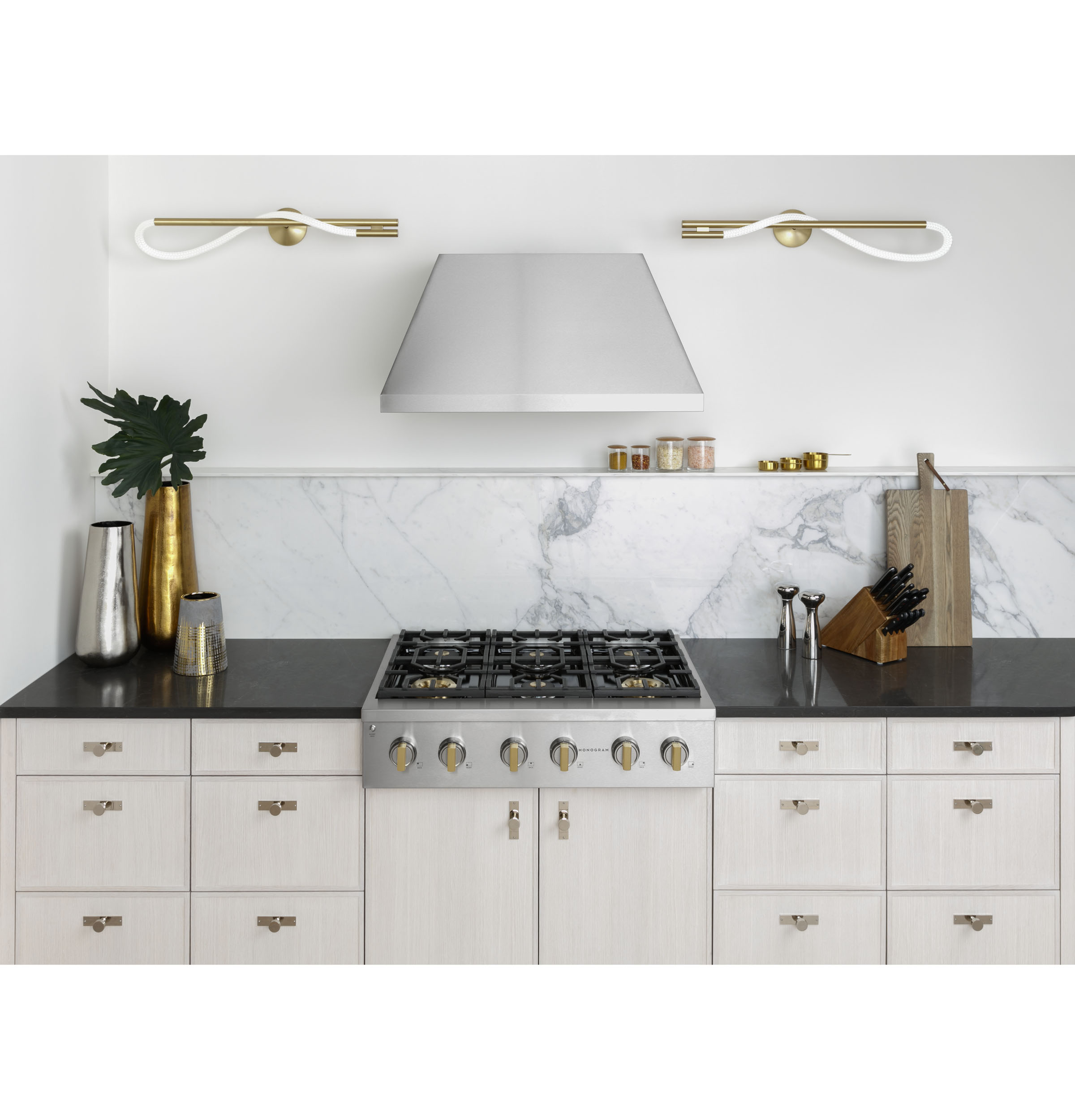 Monogram 36" Professional Gas Rangetop with 6 Burners ZGU366NTSS