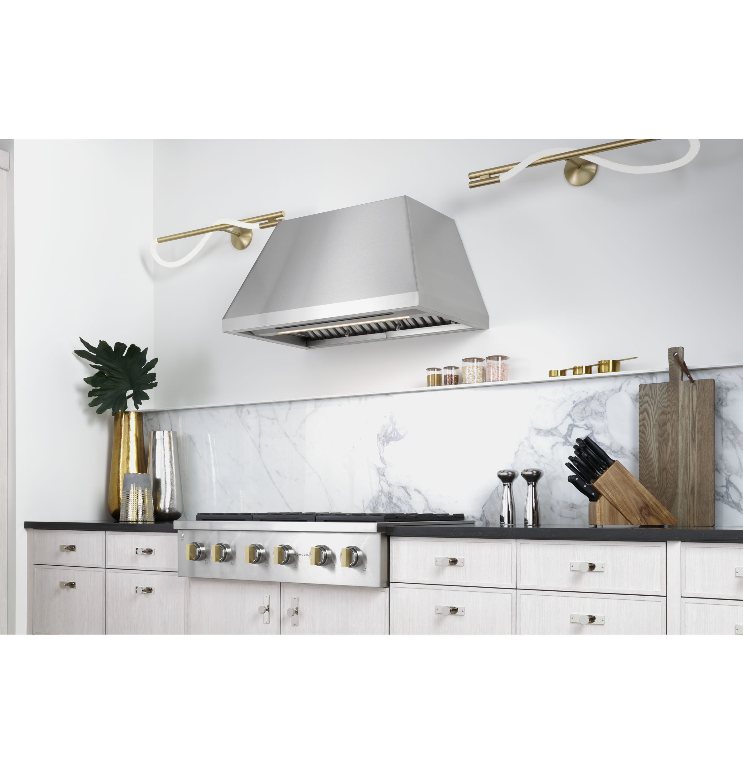 Monogram 36" Professional Gas Rangetop with 6 Burners ZGU366NTSS