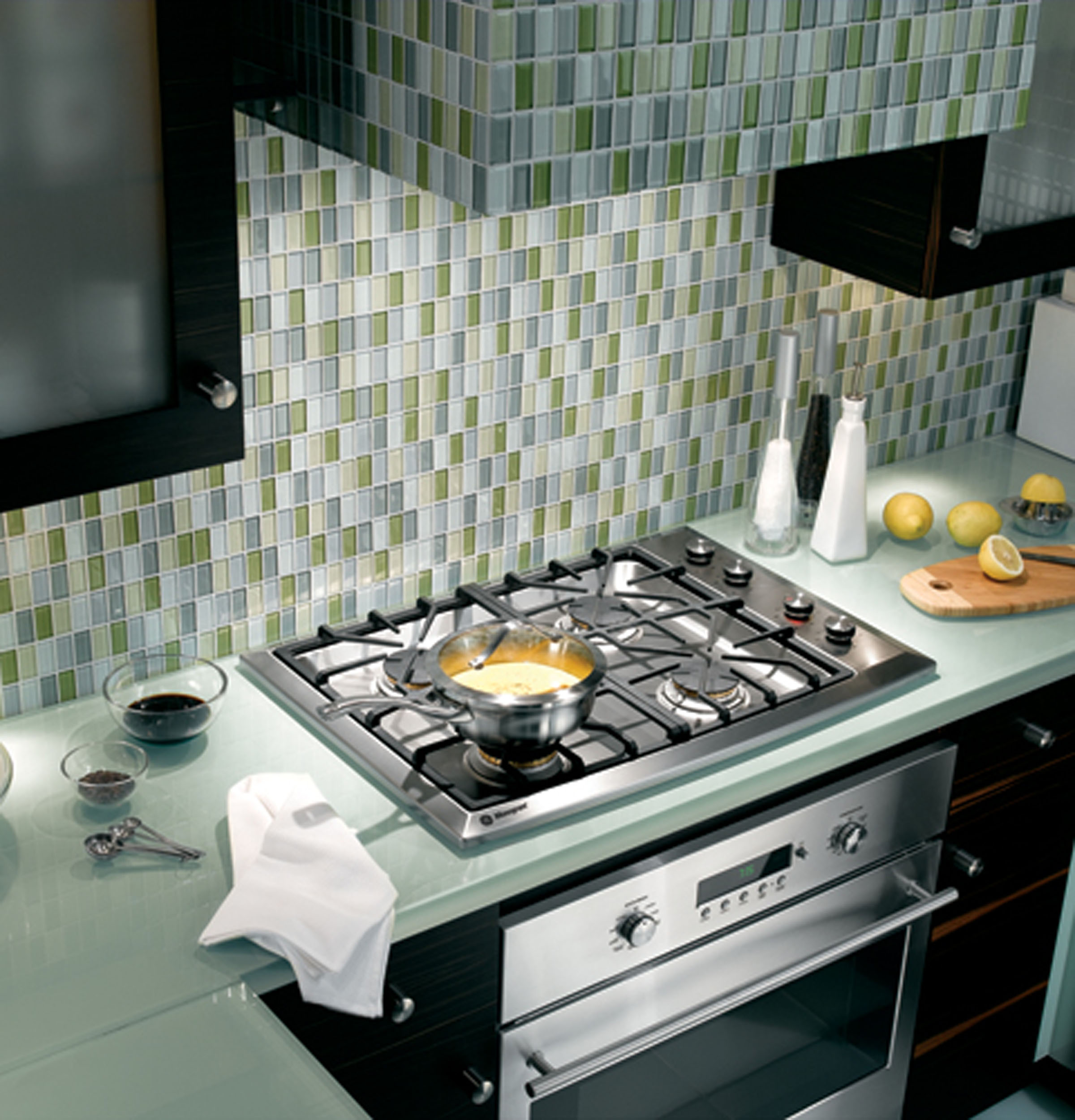 Monogram 30" Stainless Steel Gas Cooktop (Natural Gas) ZGU384NSMSS