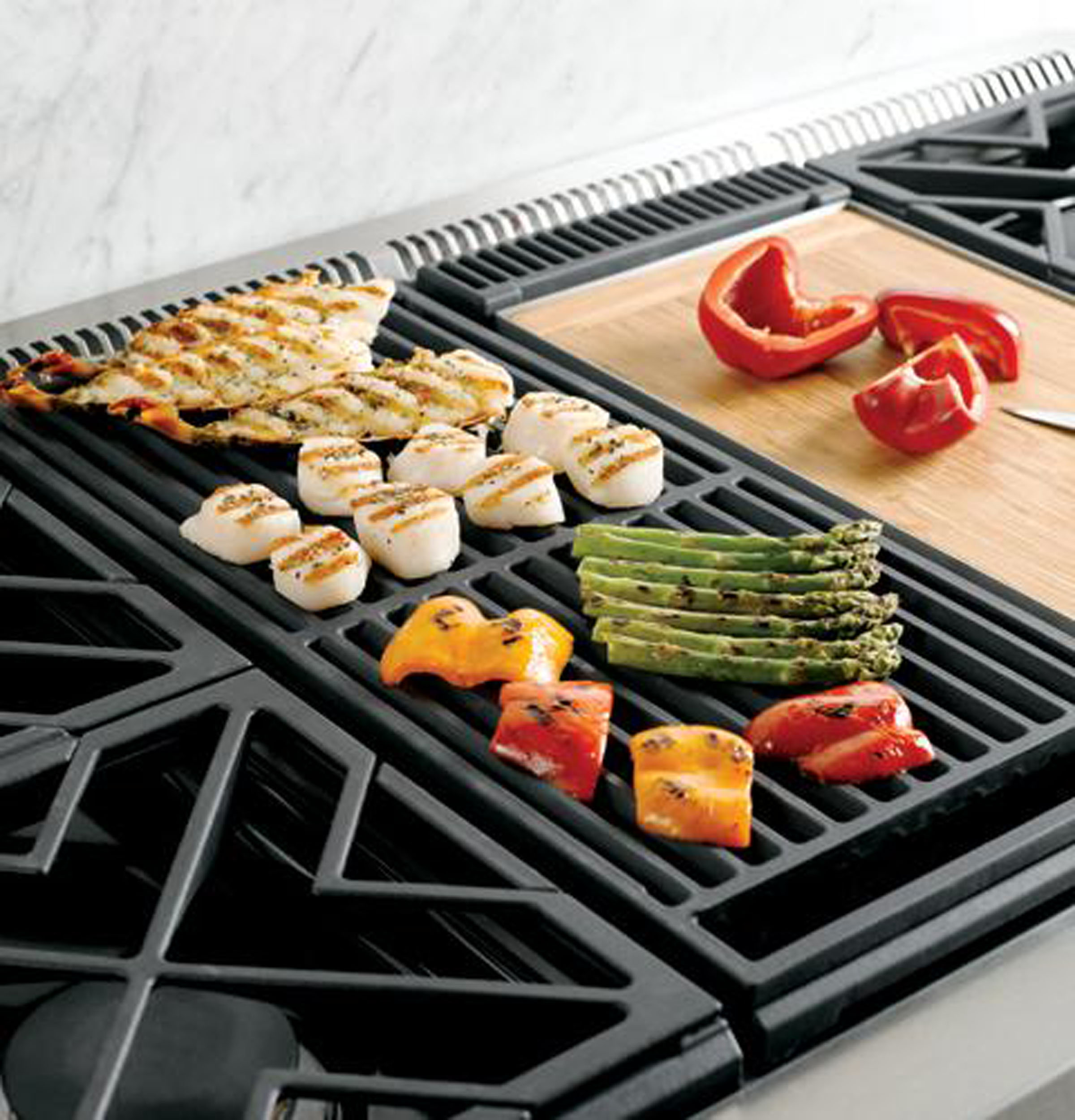GE Monogram® 48" Professional Gas Rangetop with 6 Burners and Grill (Liquid Propane) ZGU486LRPSS, product image 5 of 8