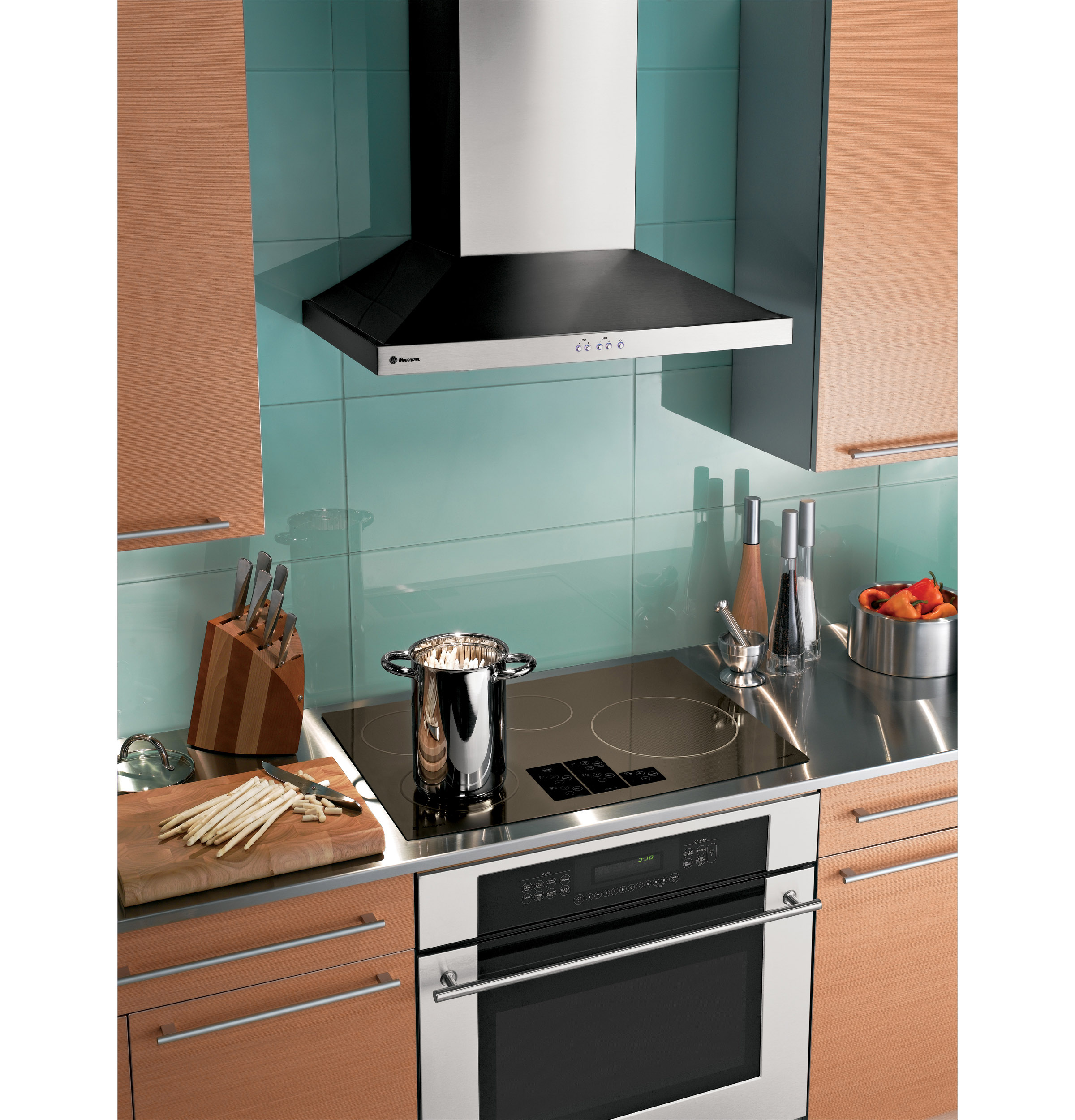 Monogram® 30" Induction Cooktop ZHU30RSRSS