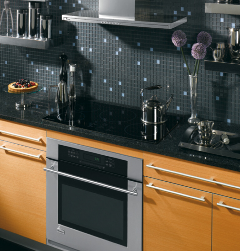 GE Monogram® 36" Induction Cooktop ZHU36RBMBB