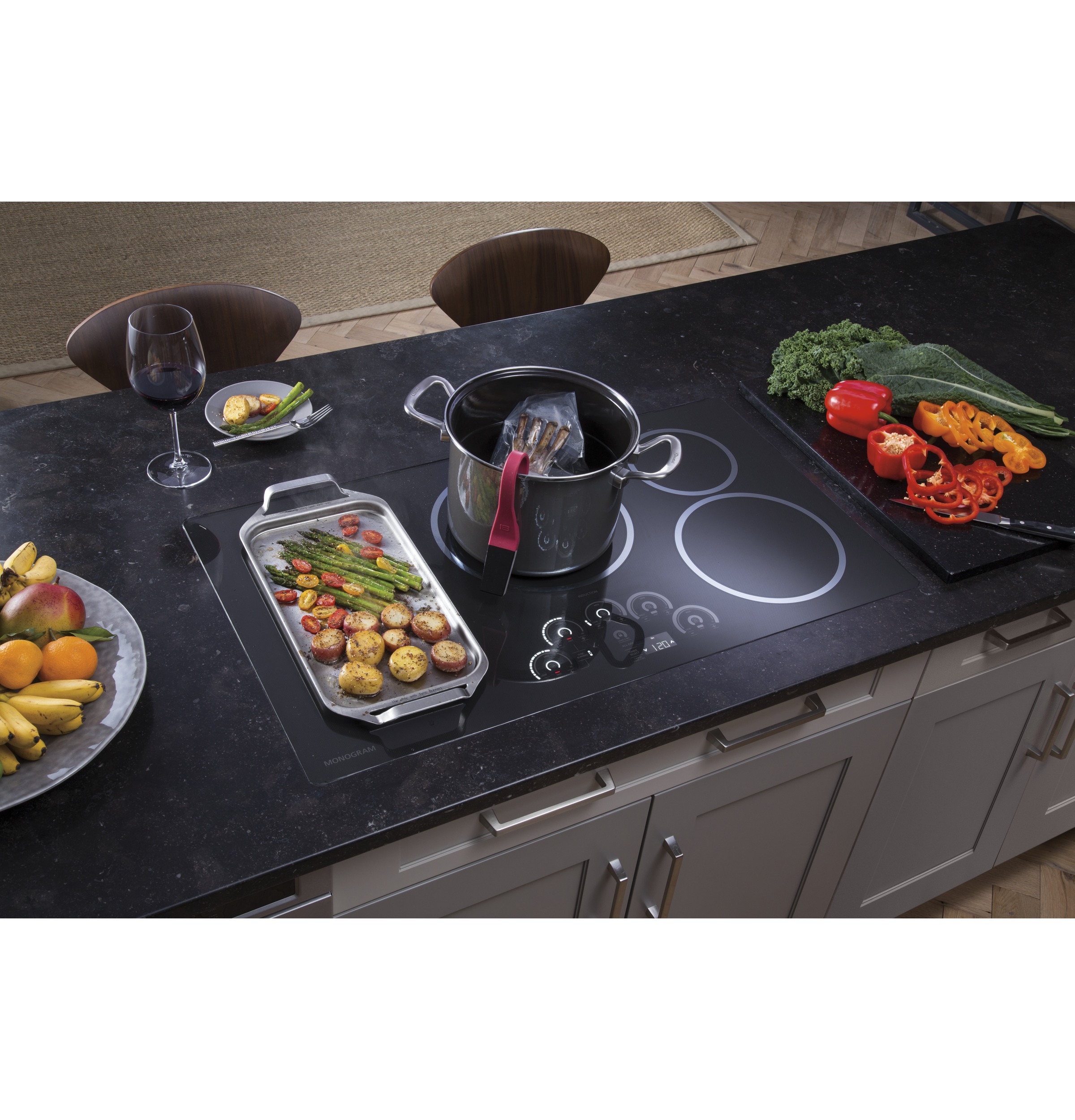 Monogram 36" Induction Cooktop ZHU36RDJBB