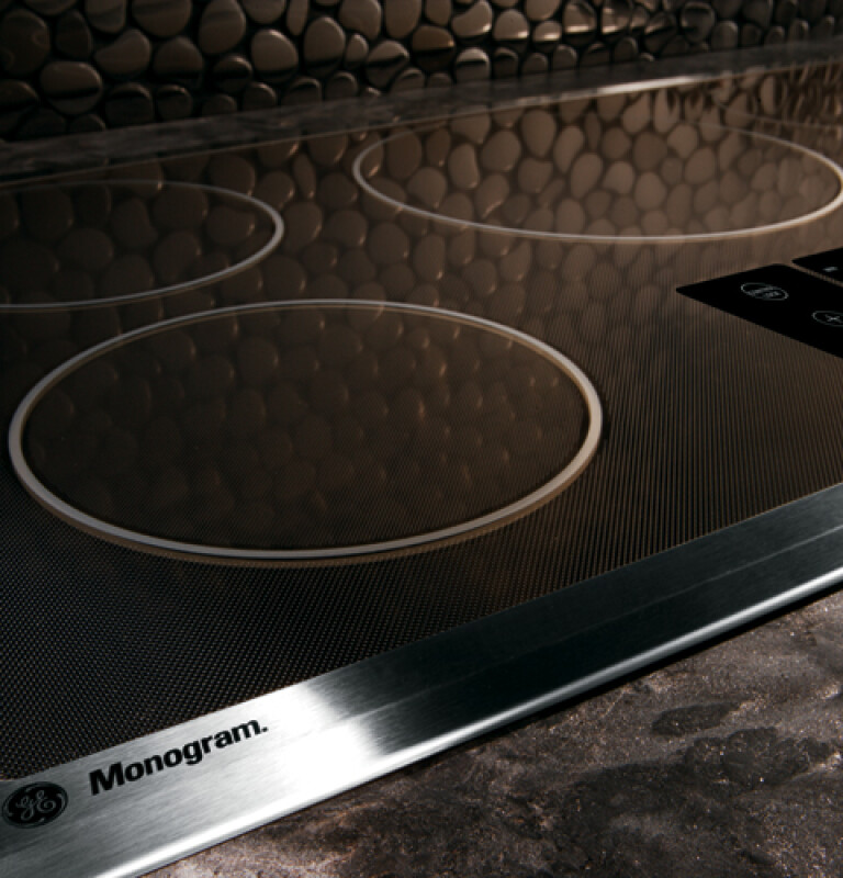 GE Monogram® 36" Induction Cooktop ZHU36RSMSS