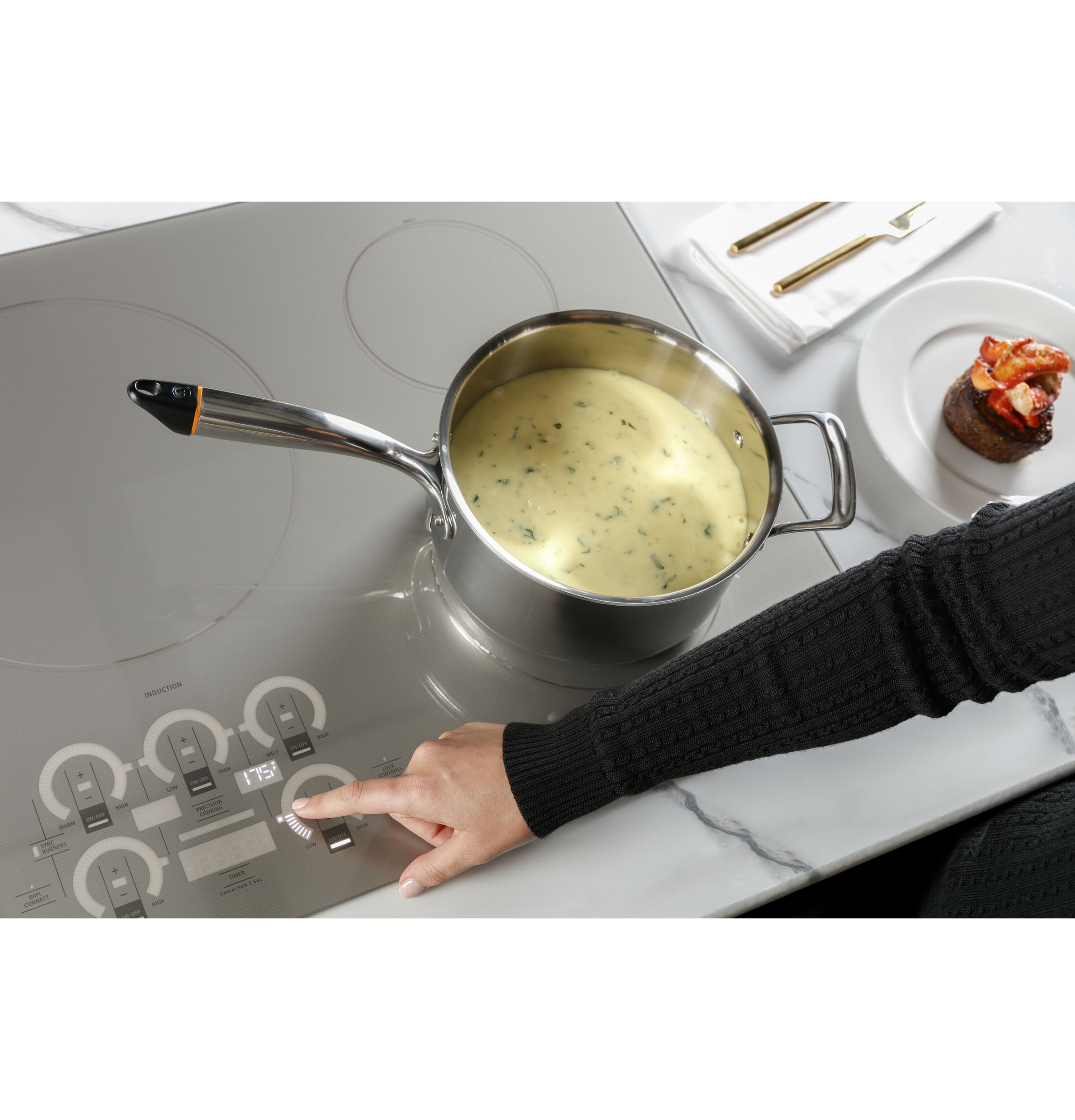 Monogram ENERGY STARĀ® 36" Induction Cooktop ZHU36RSTSS