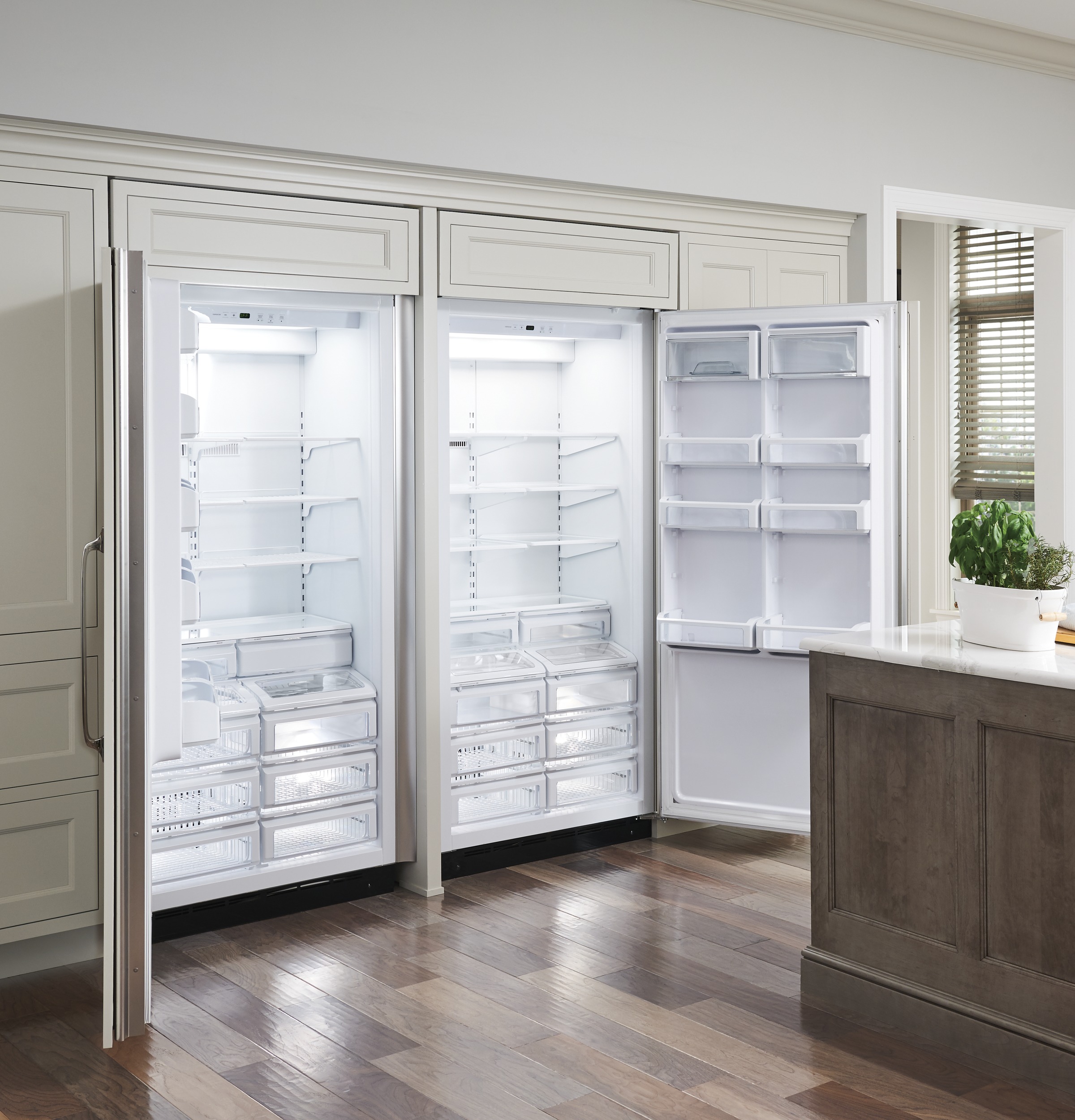 Monogram 36" Built-In All Refrigerator ZIRS360NPLH