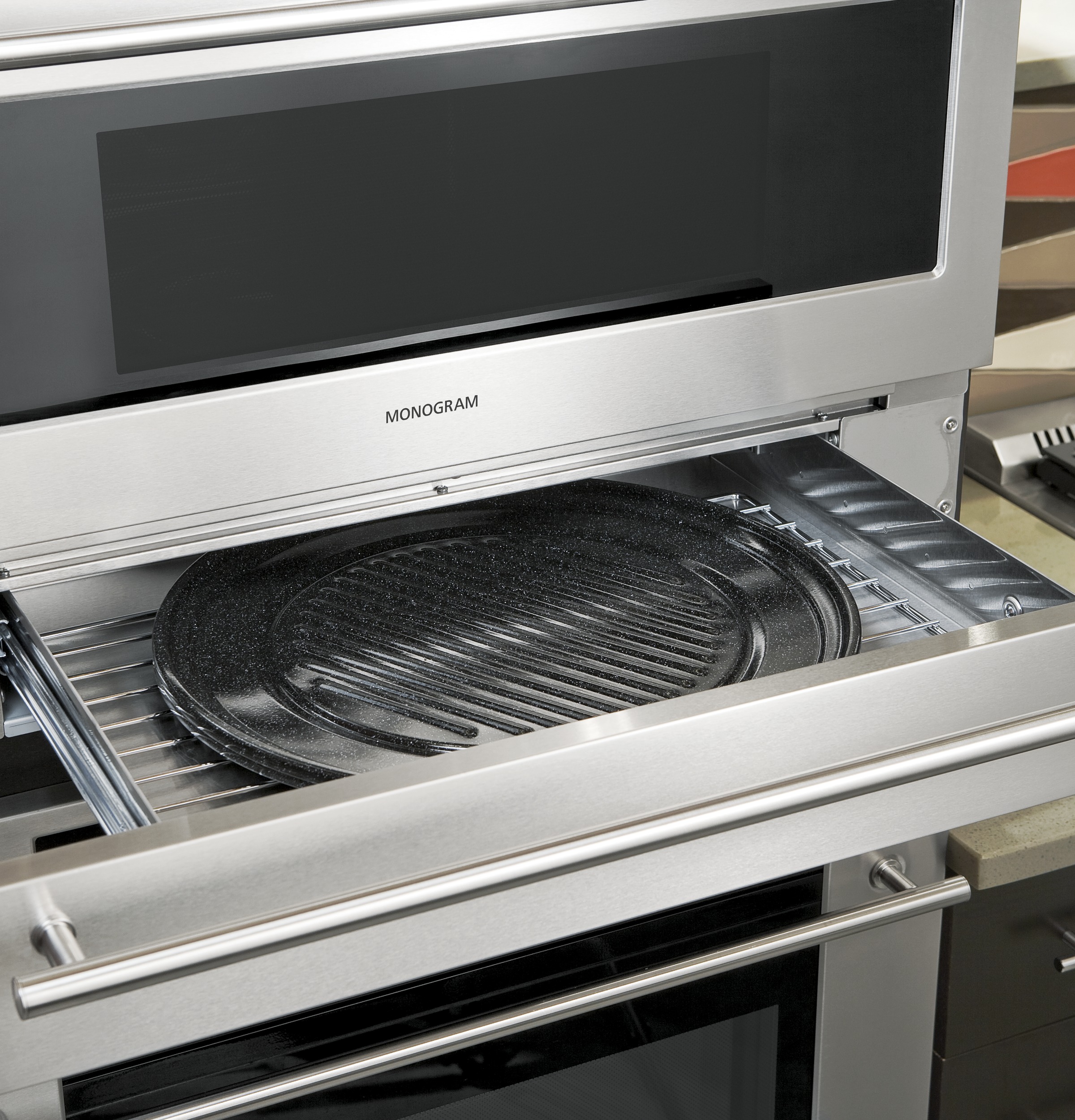 Monogram Built-In Oven with Advantium® Speedcook Technology- 240V ZSC2201JSS