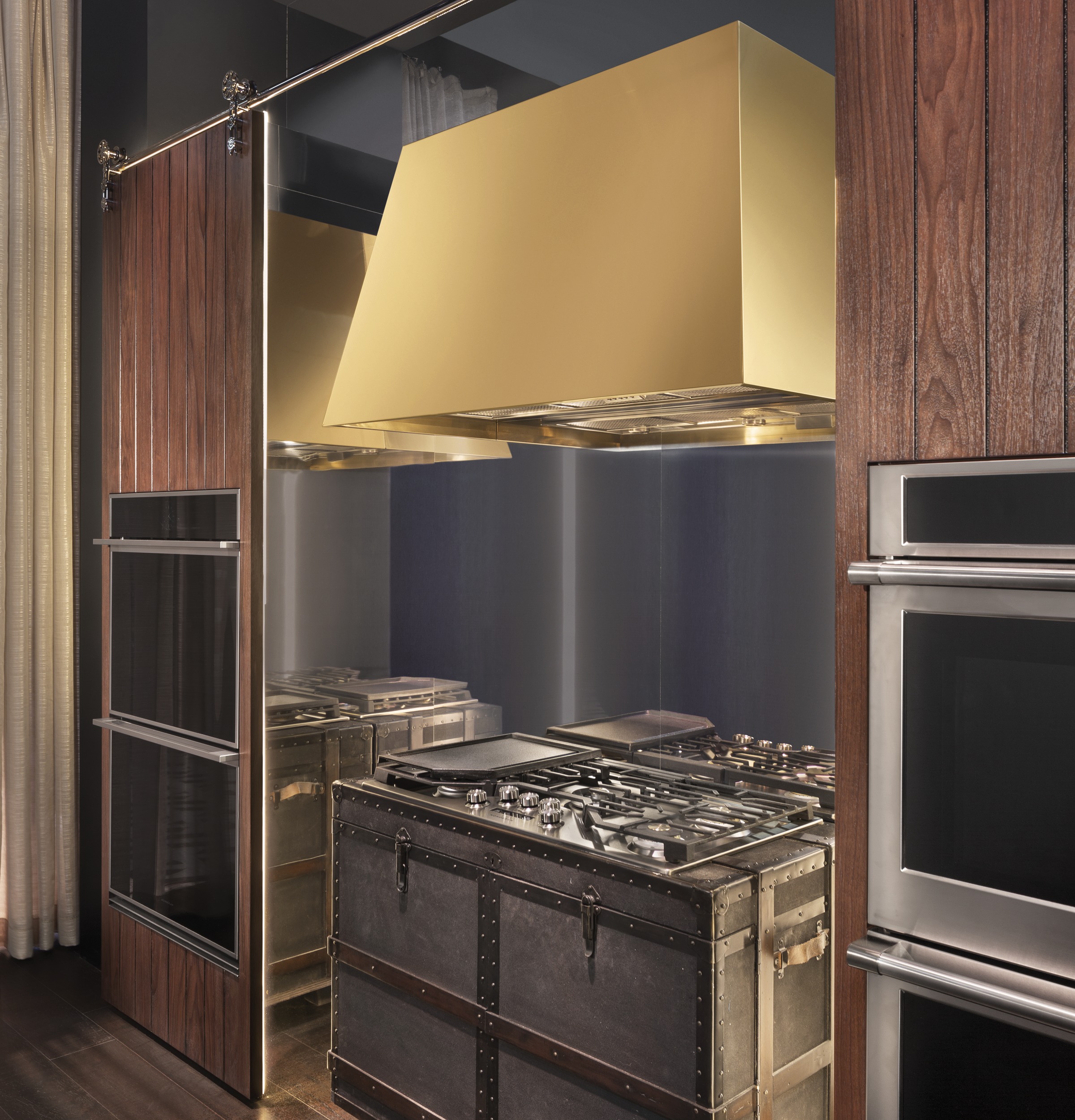 Monogram 30" Statement Double Wall Oven ZTD90DPSNSS