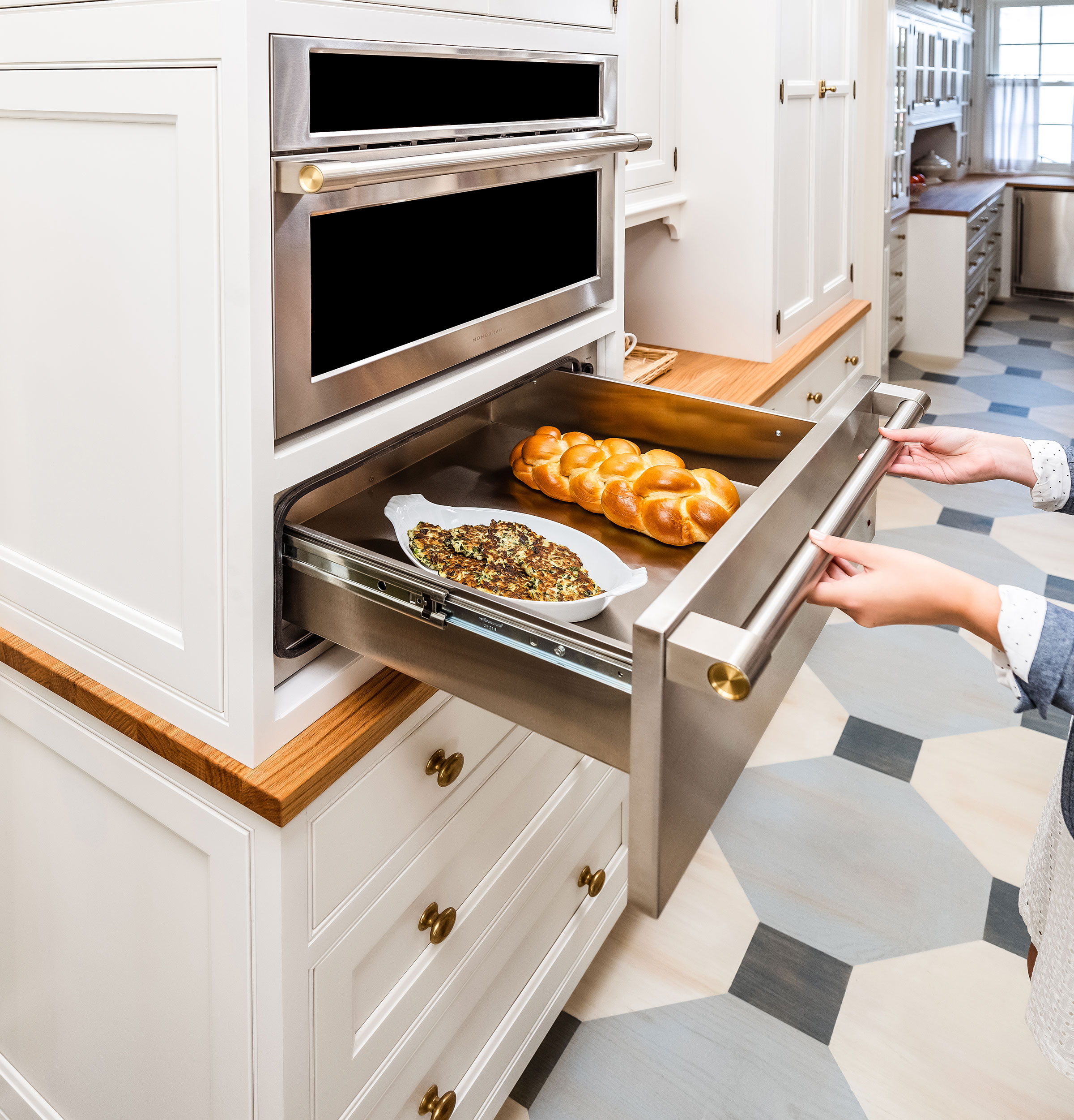 Monogram 30" Statement Warming Drawer ZTW900PSNSS