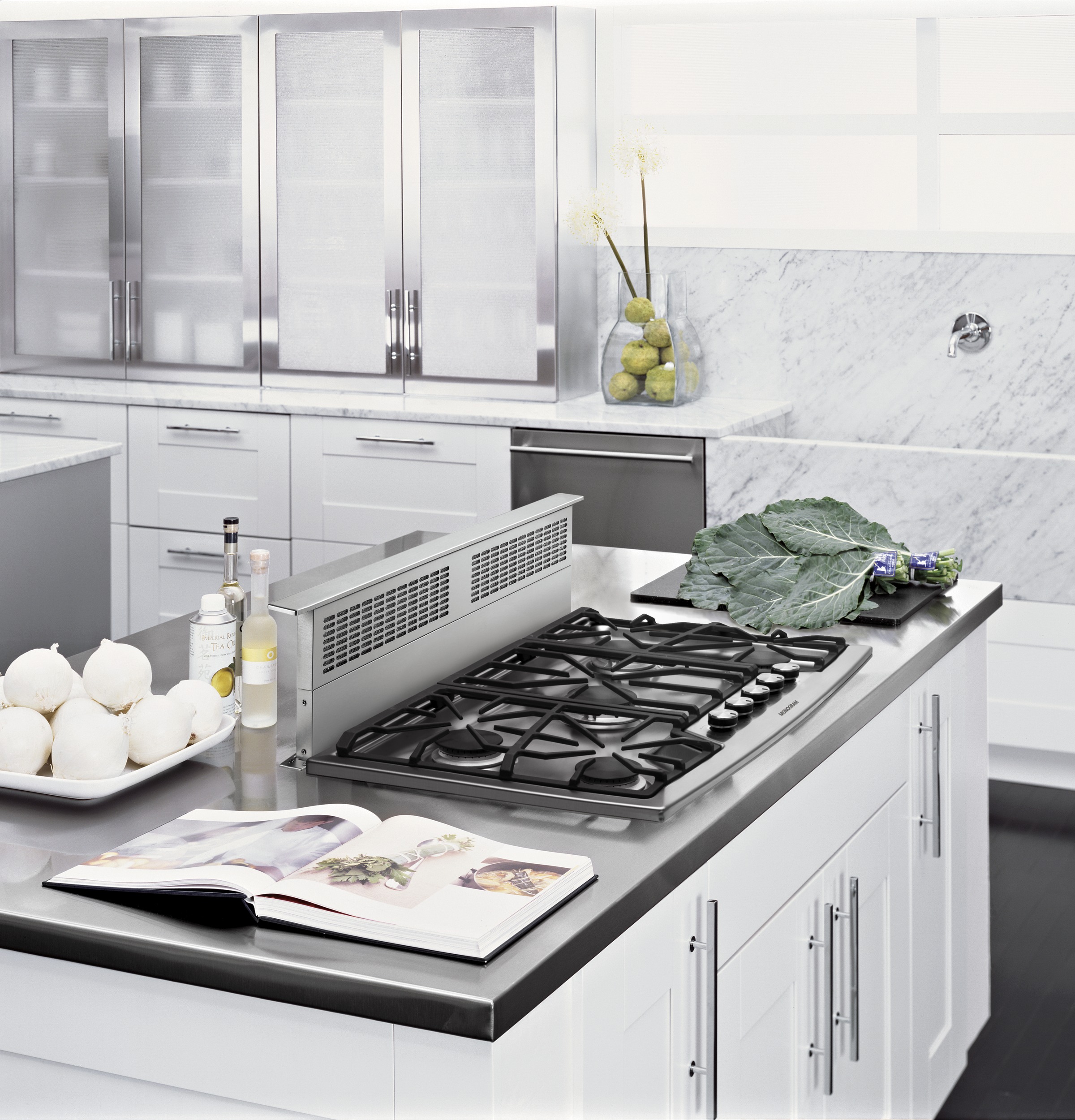 Monogram® 36" Stainless Telescopic Downdraft ZVB36STSS