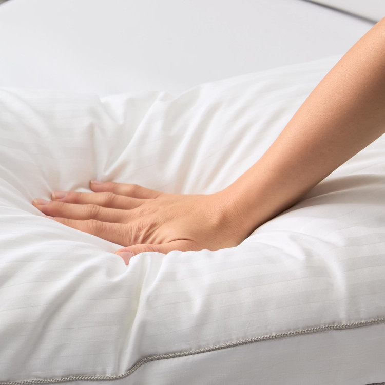 Convolution™ Pillow ZZKKX2CG