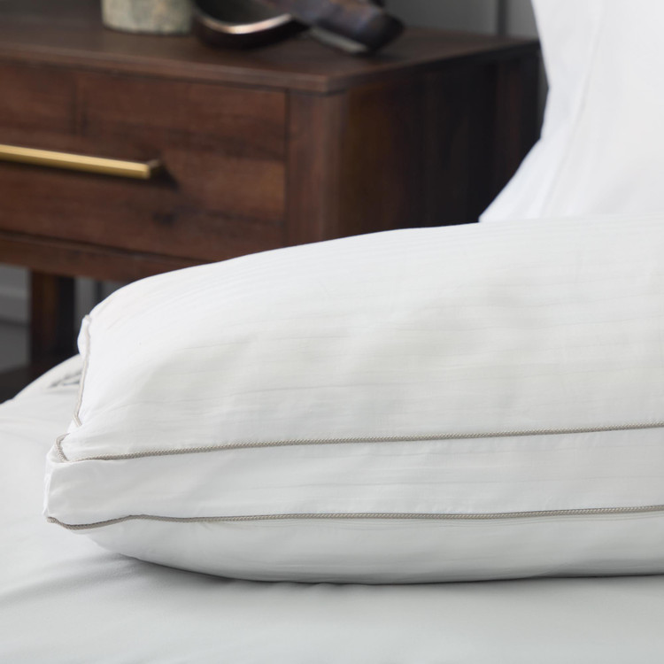 Convolution™ Pillow ZZKKX2CG