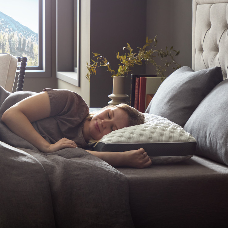 Quilted Convolution™ Pillow ZZKKX2QC