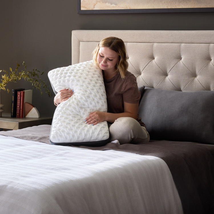 Quilted Convolution™ Pillow ZZKKX2QC
